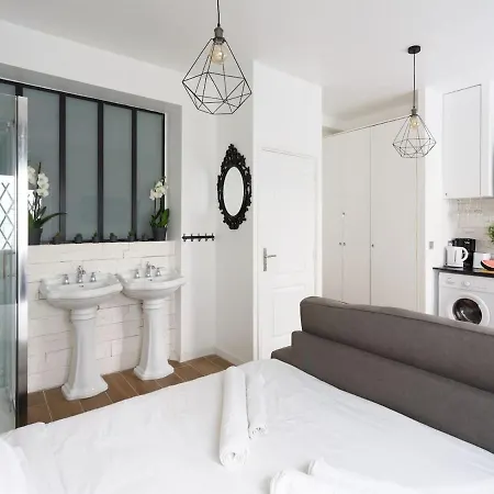 Appartamento Super Location Meets Charming Studio -ecole Militaries Champ De Mars - 7th Arrondisment *